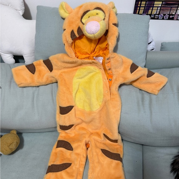 Pottery Barn Tigger Costume 12-24 months - Picture 1 of 10